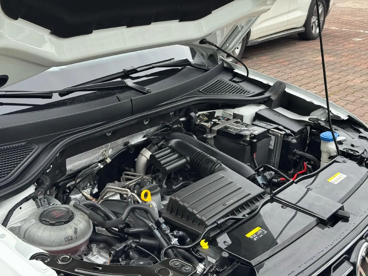 2022 Volkswagen T-Roc 1.4T 150HP L4 7DCT,autocango,china used car exporter,china ev exporter,chinese used car exporter,chinese used ev exporter