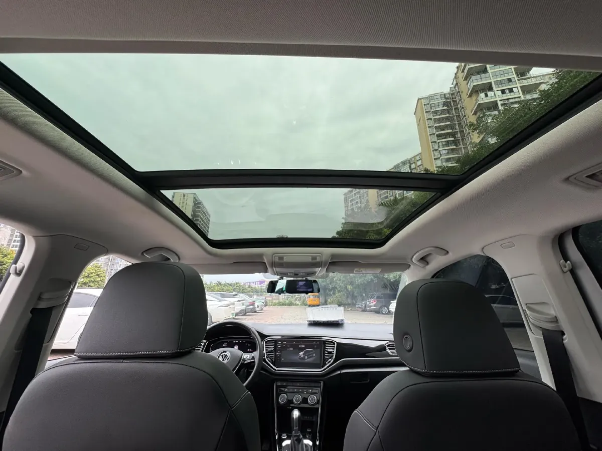 2022 Volkswagen T-Roc 1.4T 150HP L4 7DCT,autocango,china used car exporter,china ev exporter,chinese used car exporter,chinese used ev exporter