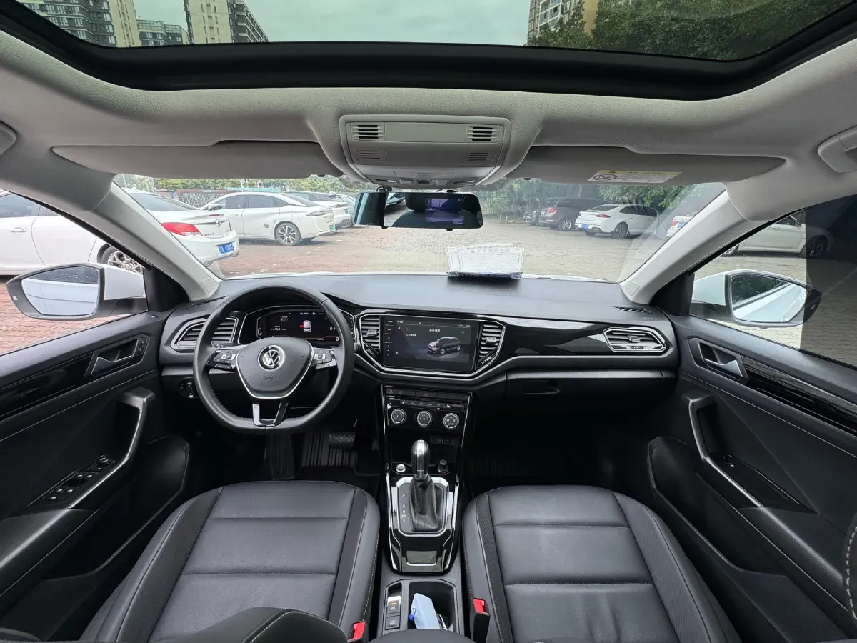 2022 Volkswagen T-Roc 1.4T 150HP L4 7DCT,autocango,china used car exporter,china ev exporter,chinese used car exporter,chinese used ev exporter