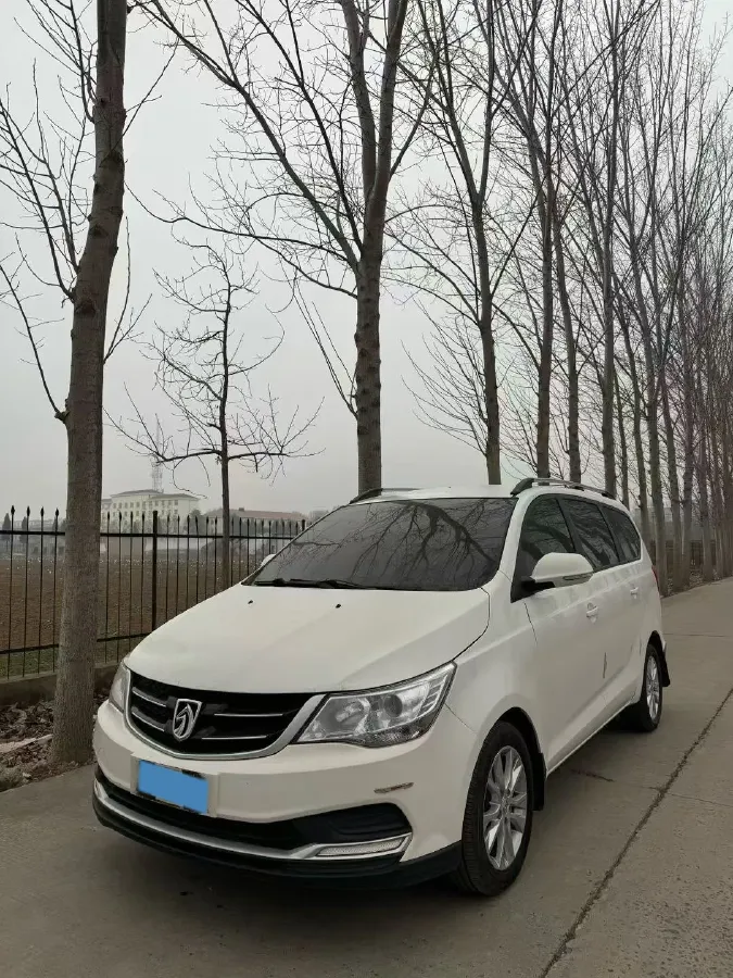 2016 BaoJun 730 1.5L 112HP L4 5MT,autocango,china used car exporter,china ev exporter,chinese used car exporter,chinese used ev exporter
