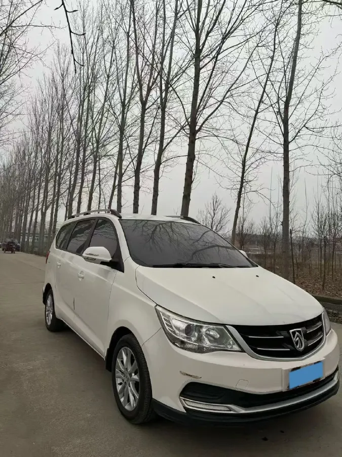 2016 BaoJun 730 1.5L 112HP L4 5MT,autocango,china used car exporter,china ev exporter,chinese used car exporter,chinese used ev exporter