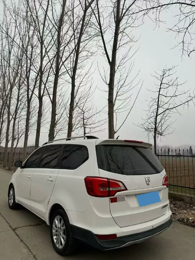 2016 BaoJun 730 1.5L 112HP L4 5MT,autocango,china used car exporter,china ev exporter,chinese used car exporter,chinese used ev exporter