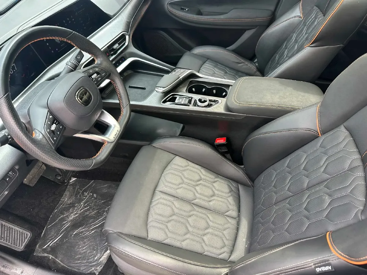 2022 ChangAn UNI-T 1.5T 188HP L4 7DCT,autocango,china used car exporter,china ev exporter,chinese used car exporter,chinese used ev exporter