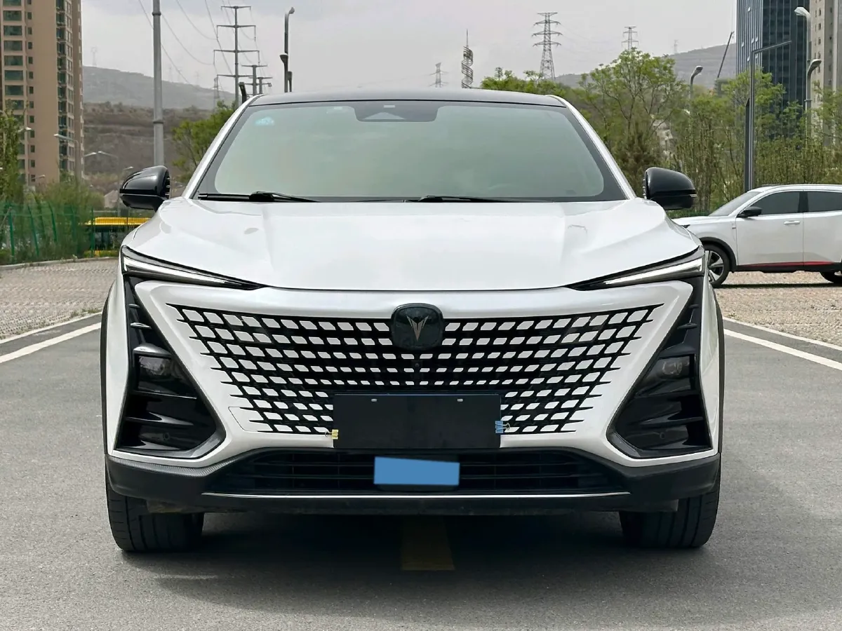 2022 ChangAn UNI-T 1.5T 188HP L4 7DCT,autocango,china used car exporter,china ev exporter,chinese used car exporter,chinese used ev exporter