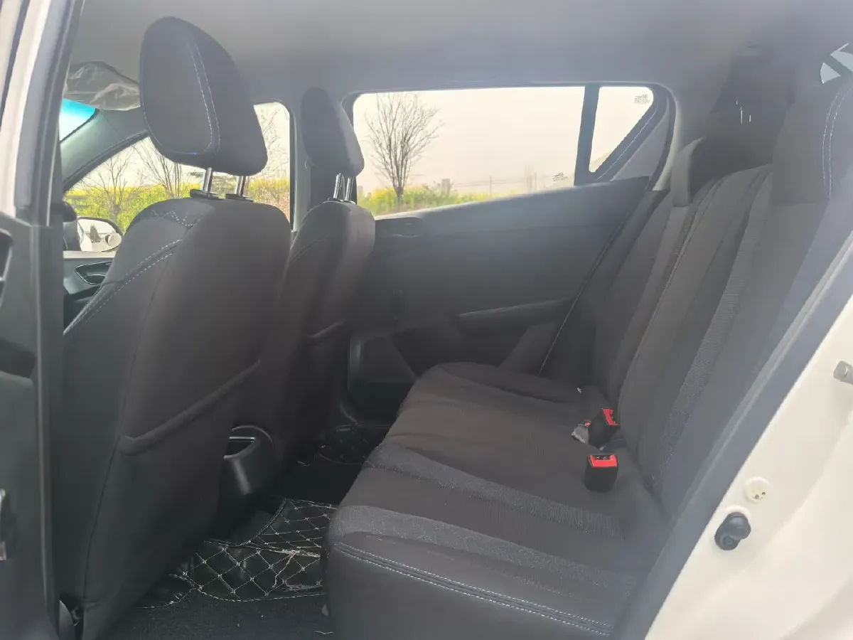 2020 BaoJun 310 1.2L 80HP L4 5MT,autocango,china used car exporter,china ev exporter,chinese used car exporter,chinese used ev exporter