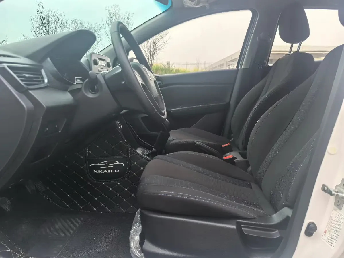 2020 BaoJun 310 1.2L 80HP L4 5MT,autocango,china used car exporter,china ev exporter,chinese used car exporter,chinese used ev exporter