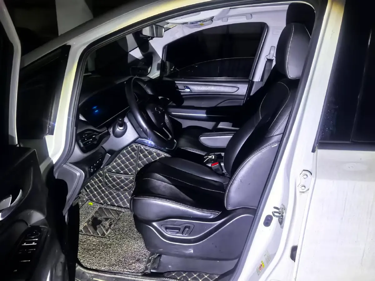 2021 GAC Trumpchi M6 1.5T 169HP L4 7DCT,autocango,china used car exporter,china ev exporter,chinese used car exporter,chinese used ev exporter