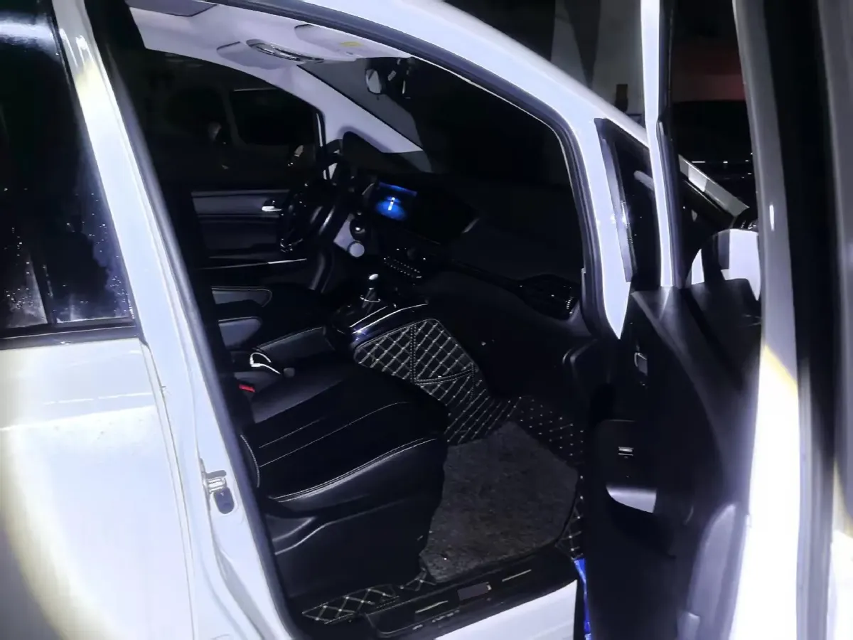 2021 GAC Trumpchi M6 1.5T 169HP L4 7DCT,autocango,china used car exporter,china ev exporter,chinese used car exporter,chinese used ev exporter