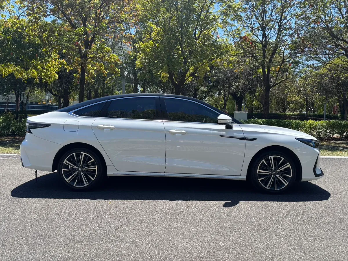 2024 Chery Arrizo 8 1.6T 197HP L4 7DCT,autocango,china used car exporter,china ev exporter,chinese used car exporter,chinese used ev exporter