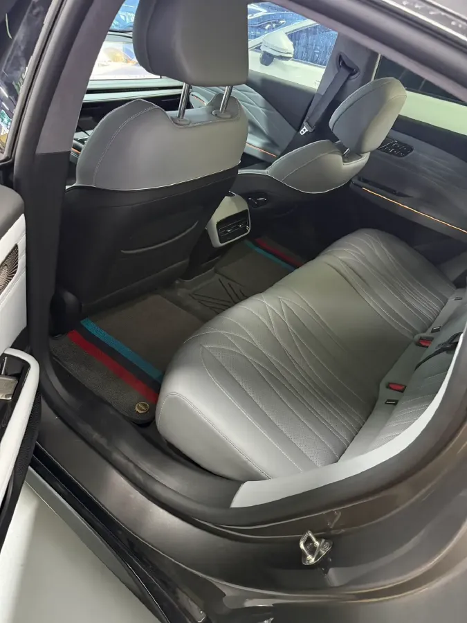 2025 Geely Galaxy E8 BEV 76KWH,autocango,china used car exporter,china ev exporter,chinese used car exporter,chinese used ev exporter