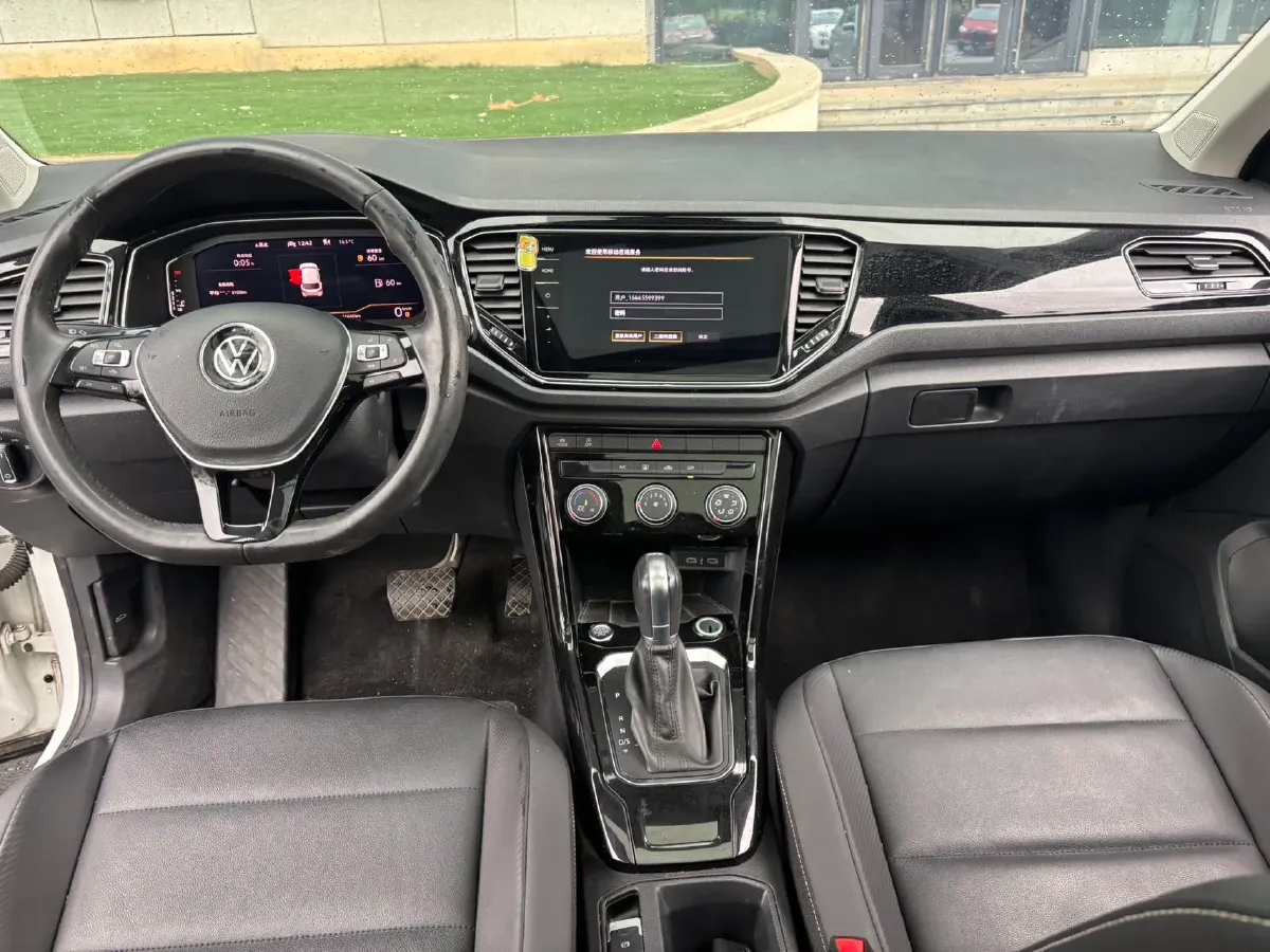 2021 Volkswagen T-Roc 1.4T 150HP L4 7DCT,autocango,china used car exporter,china ev exporter,chinese used car exporter,chinese used ev exporter
