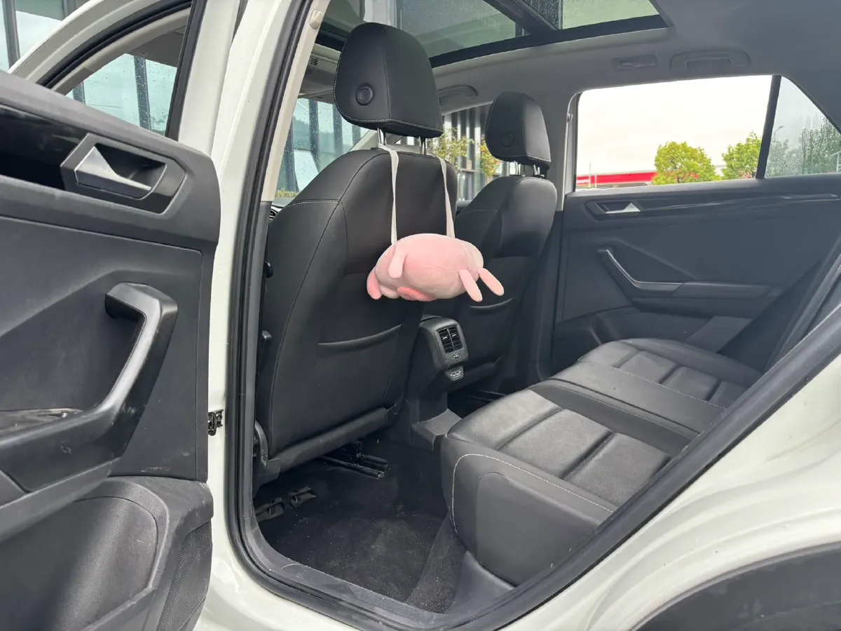 2021 Volkswagen T-Roc 1.4T 150HP L4 7DCT,autocango,china used car exporter,china ev exporter,chinese used car exporter,chinese used ev exporter