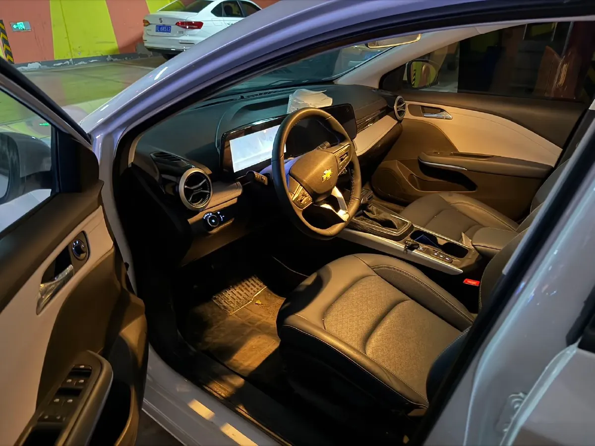 2024 Chevrolet Monza 1.5L 113HP L4 6DCT,autocango,china used car exporter,china ev exporter,chinese used car exporter,chinese used ev exporter