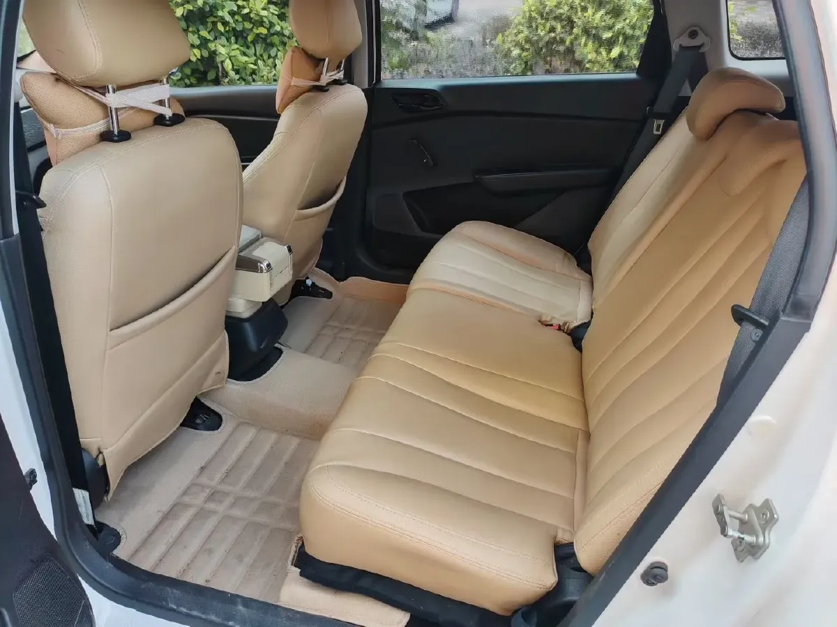 2017 BaoJun 310W 1.2L 82HP L4 6MT,autocango,china used car exporter,china ev exporter,chinese used car exporter,chinese used ev exporter