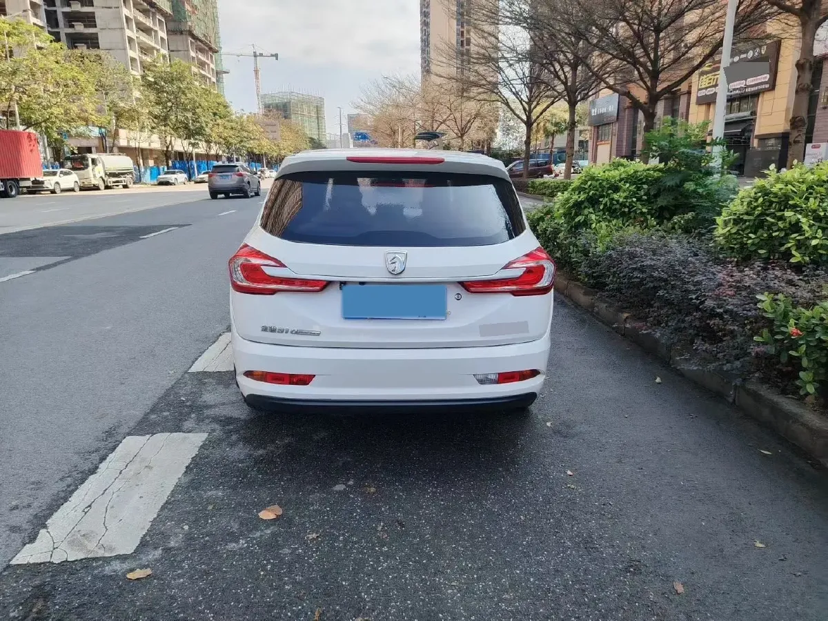 2017 BaoJun 310W 1.2L 82HP L4 6MT,autocango,china used car exporter,china ev exporter,chinese used car exporter,chinese used ev exporter