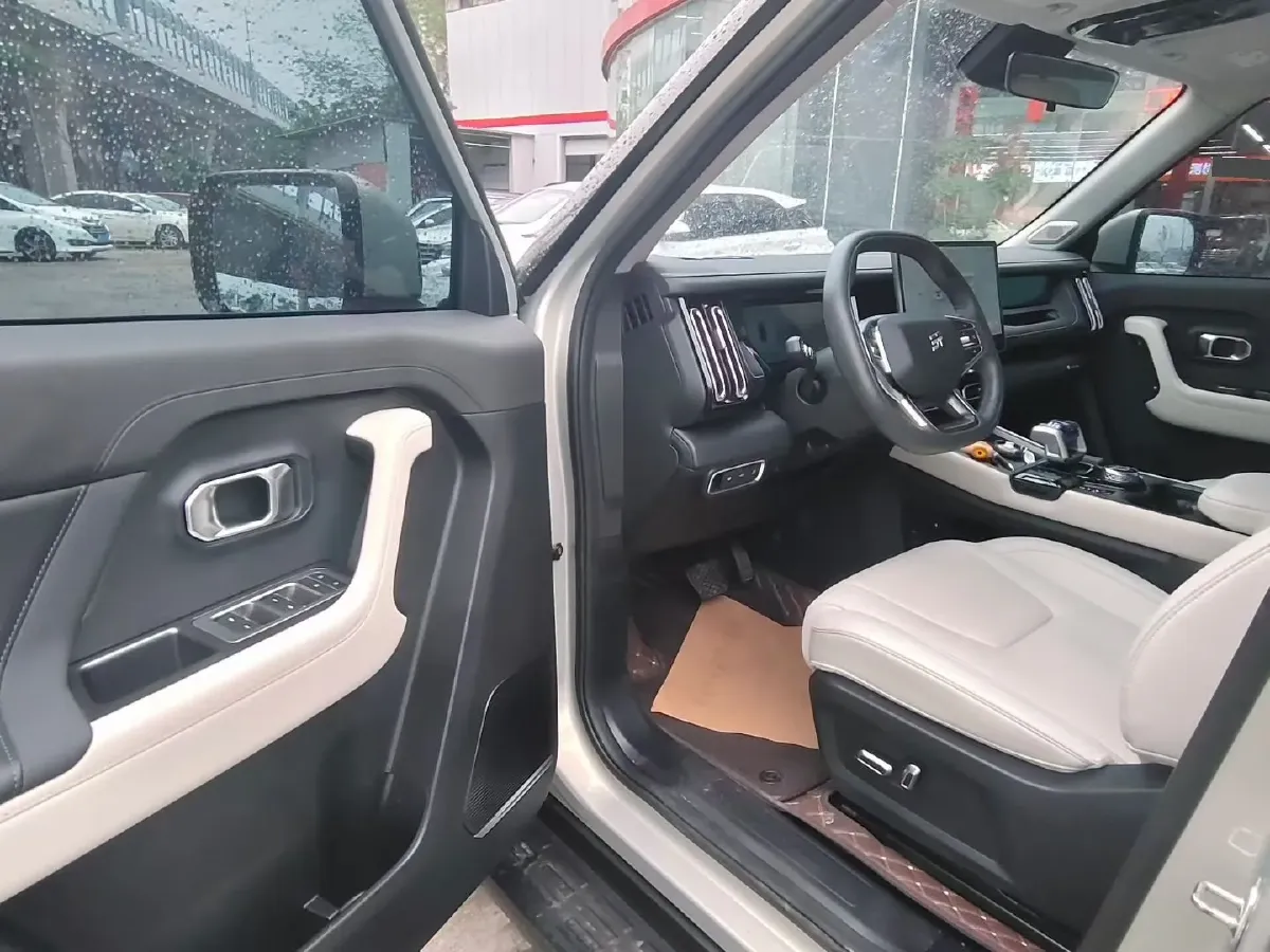 2025 MAXUS XinTu V70 2.0T 150HP L4 9AT,autocango,china used car exporter,china ev exporter,chinese used car exporter,chinese used ev exporter
