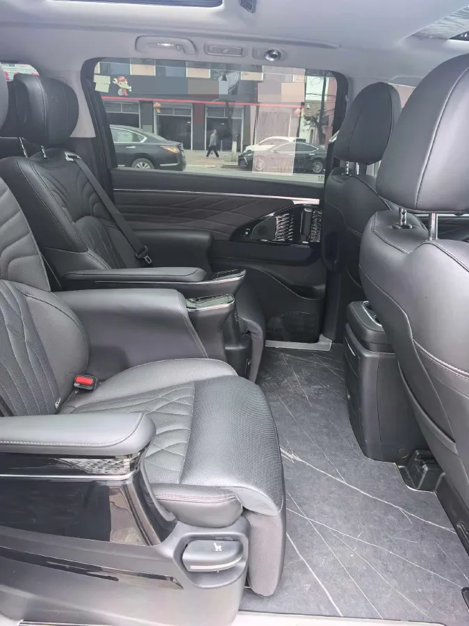 2024 GAC Trumpchi M8 2.0T 252HP L4 8AT,autocango,china used car exporter,china ev exporter,chinese used car exporter,chinese used ev exporter