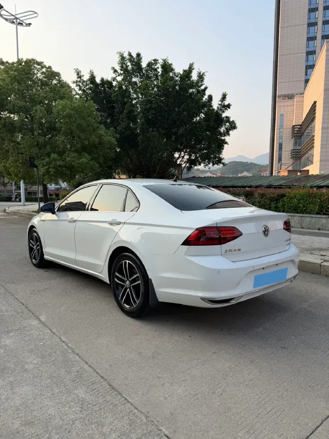 2021 Volkswagen Lamando 1.4T 150HP L4 7DCT,autocango,china used car exporter,china ev exporter,chinese used car exporter,chinese used ev exporter
