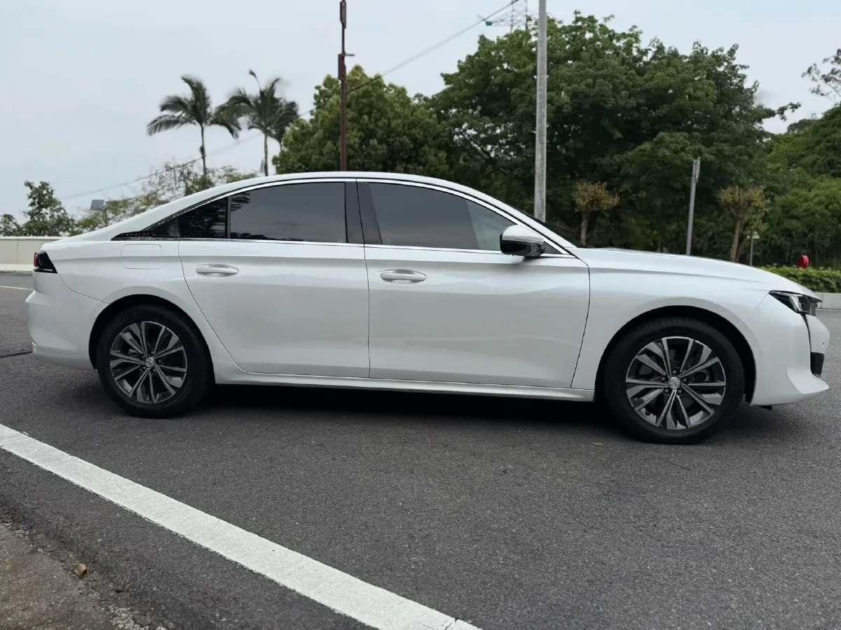 2022 Peugeot 508 1.8T 211HP L4 8AT,autocango,china used car exporter,china ev exporter,chinese used car exporter,chinese used ev exporter