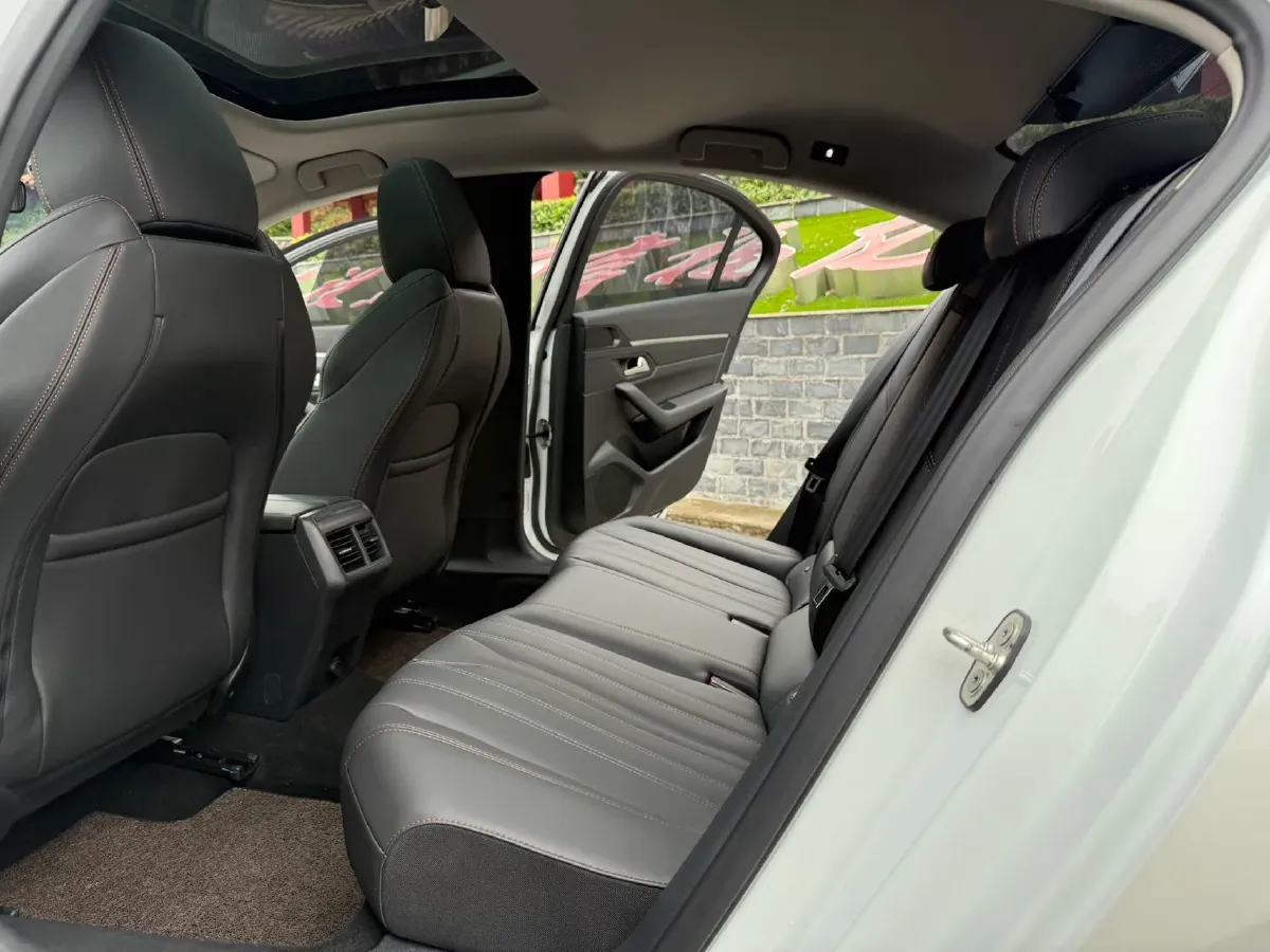 2022 Peugeot 508 1.8T 211HP L4 8AT,autocango,china used car exporter,china ev exporter,chinese used car exporter,chinese used ev exporter