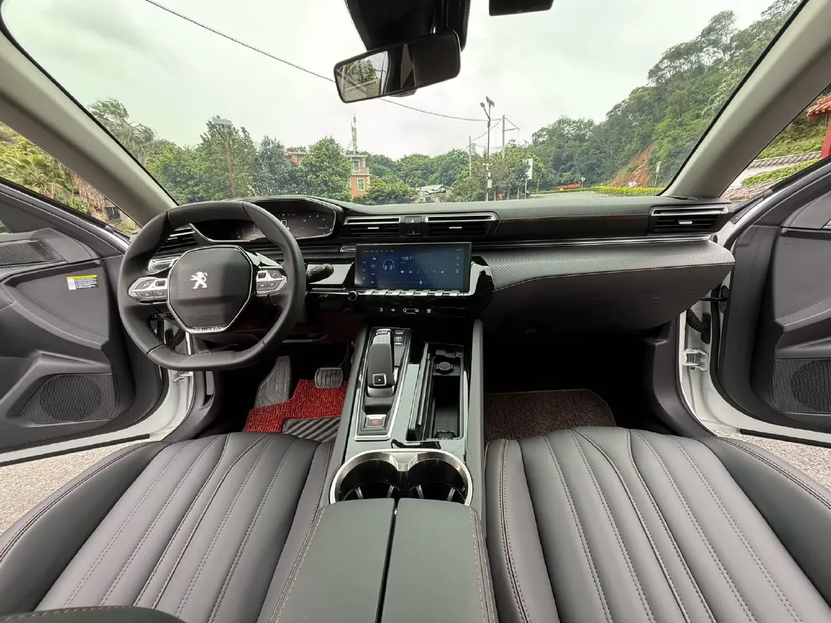 2022 Peugeot 508 1.8T 211HP L4 8AT,autocango,china used car exporter,china ev exporter,chinese used car exporter,chinese used ev exporter