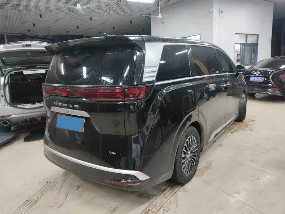 2024 Denza D9 1.5T 139HP L4 E-CVT PHEV 20.39KWH,autocango,china used car exporter,china ev exporter,chinese used car exporter,chinese used ev exporter