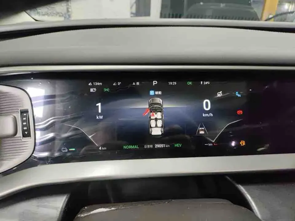 2024 Denza D9 1.5T 139HP L4 E-CVT PHEV 20.39KWH,autocango,china used car exporter,china ev exporter,chinese used car exporter,chinese used ev exporter