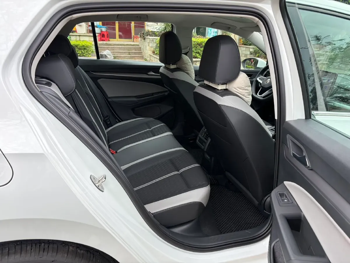 2025 Volkswagen Golf 1.5T 160HP L4 7DCT,autocango,china used car exporter,china ev exporter,chinese used car exporter,chinese used ev exporter