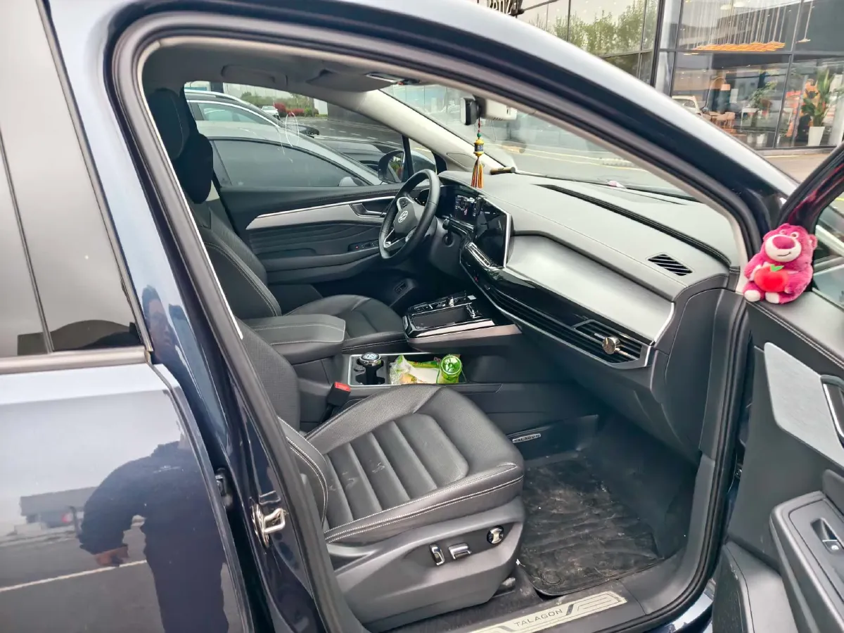 2023 Volkswagen Talagon 2.0T 220HP L4 7DCT,autocango,china used car exporter,china ev exporter,chinese used car exporter,chinese used ev exporter