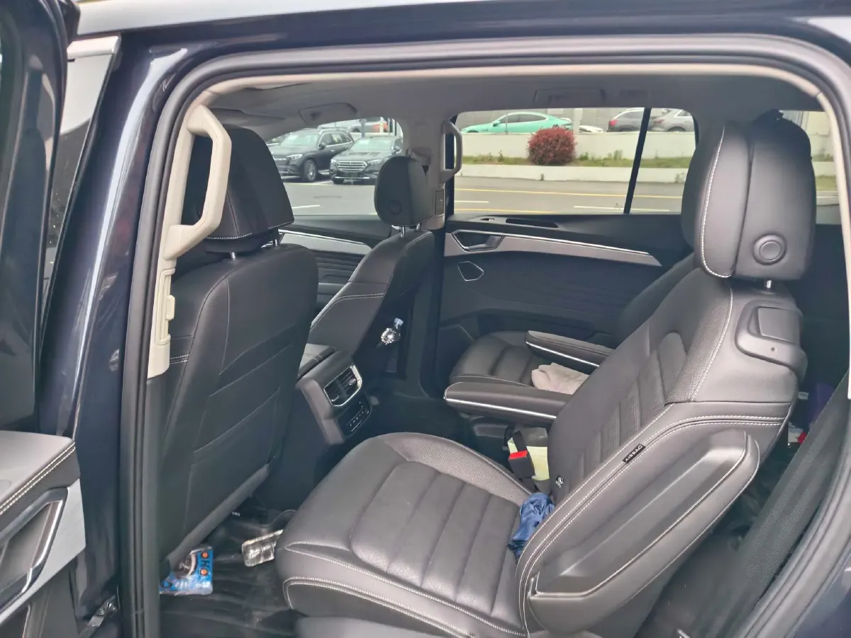 2023 Volkswagen Talagon 2.0T 220HP L4 7DCT,autocango,china used car exporter,china ev exporter,chinese used car exporter,chinese used ev exporter