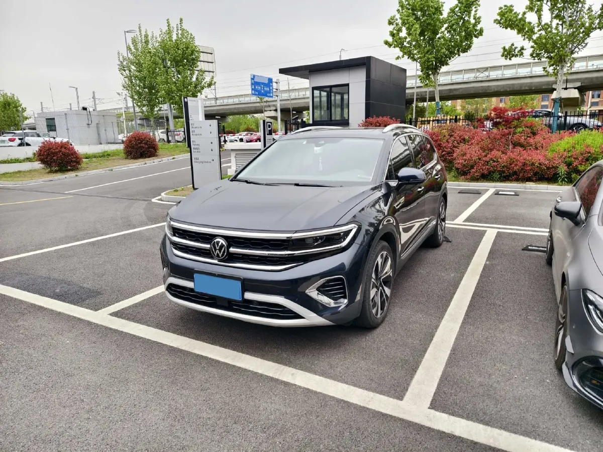 2023 Volkswagen Talagon 2.0T 220HP L4 7DCT,autocango,china used car exporter,china ev exporter,chinese used car exporter,chinese used ev exporter