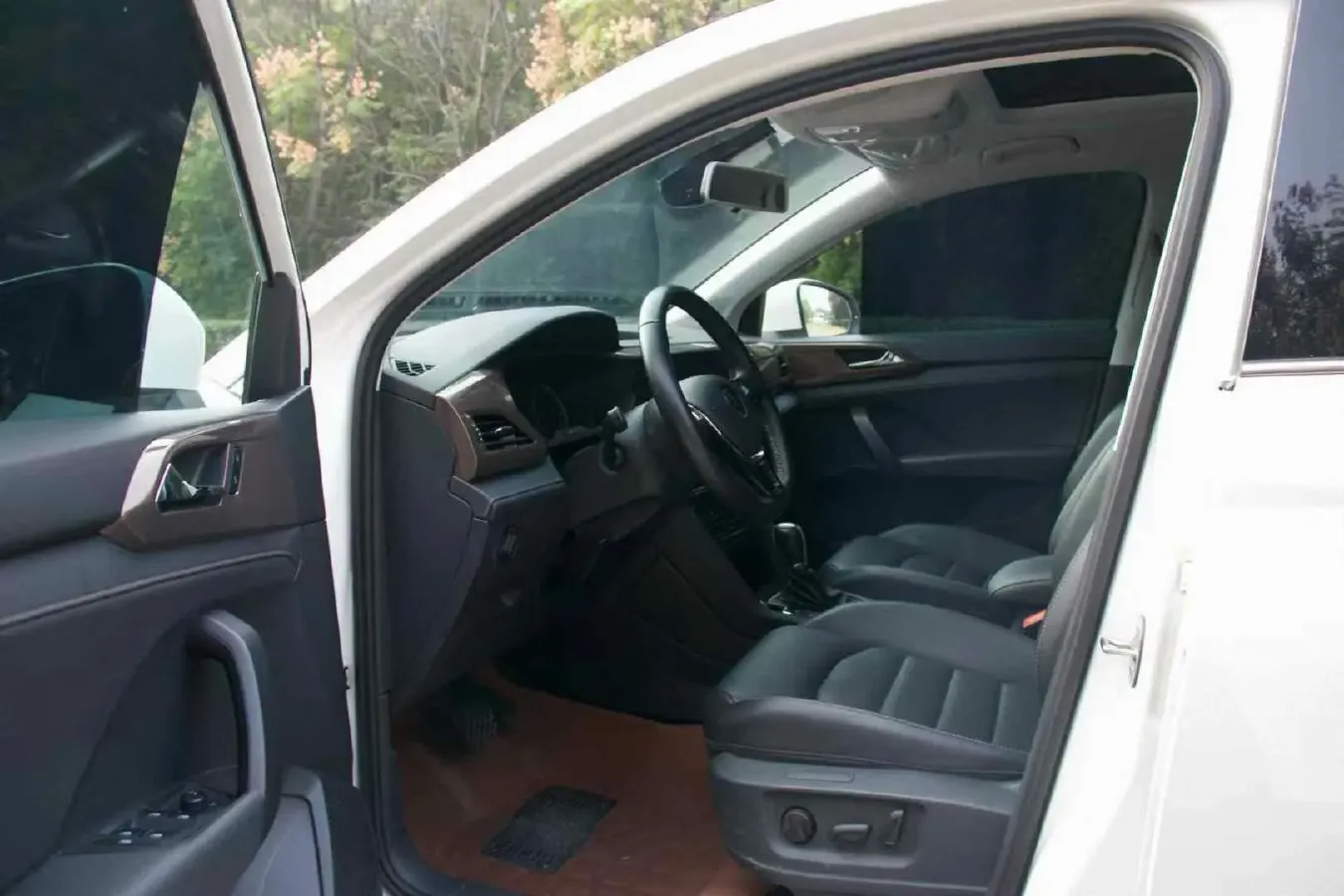 2021 Volkswagen Tharu 1.4T 150HP L4 7DCT,autocango,china used car exporter,china ev exporter,chinese used car exporter,chinese used ev exporter