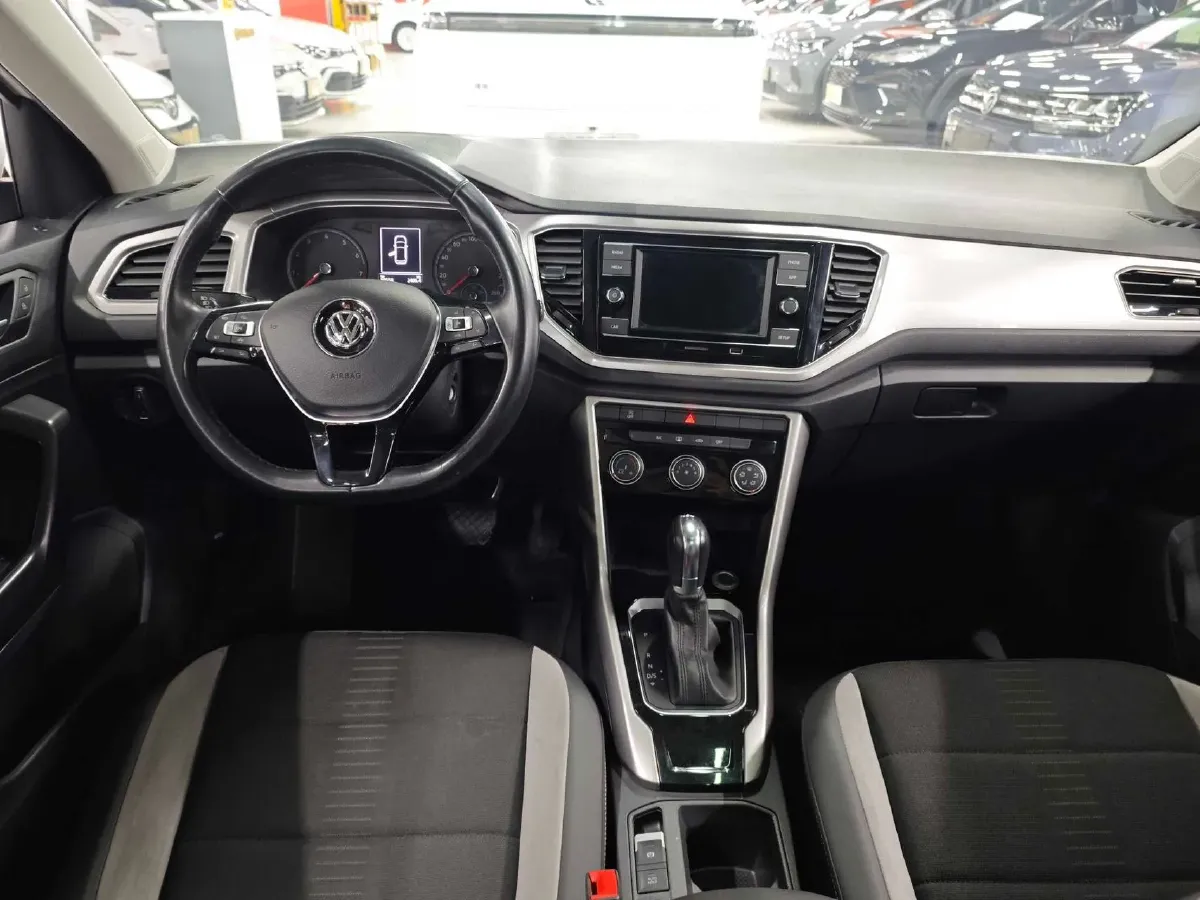 2020 Volkswagen T-Roc 1.4T 131HP L4 7DCT,autocango,china used car exporter,china ev exporter,chinese used car exporter,chinese used ev exporter