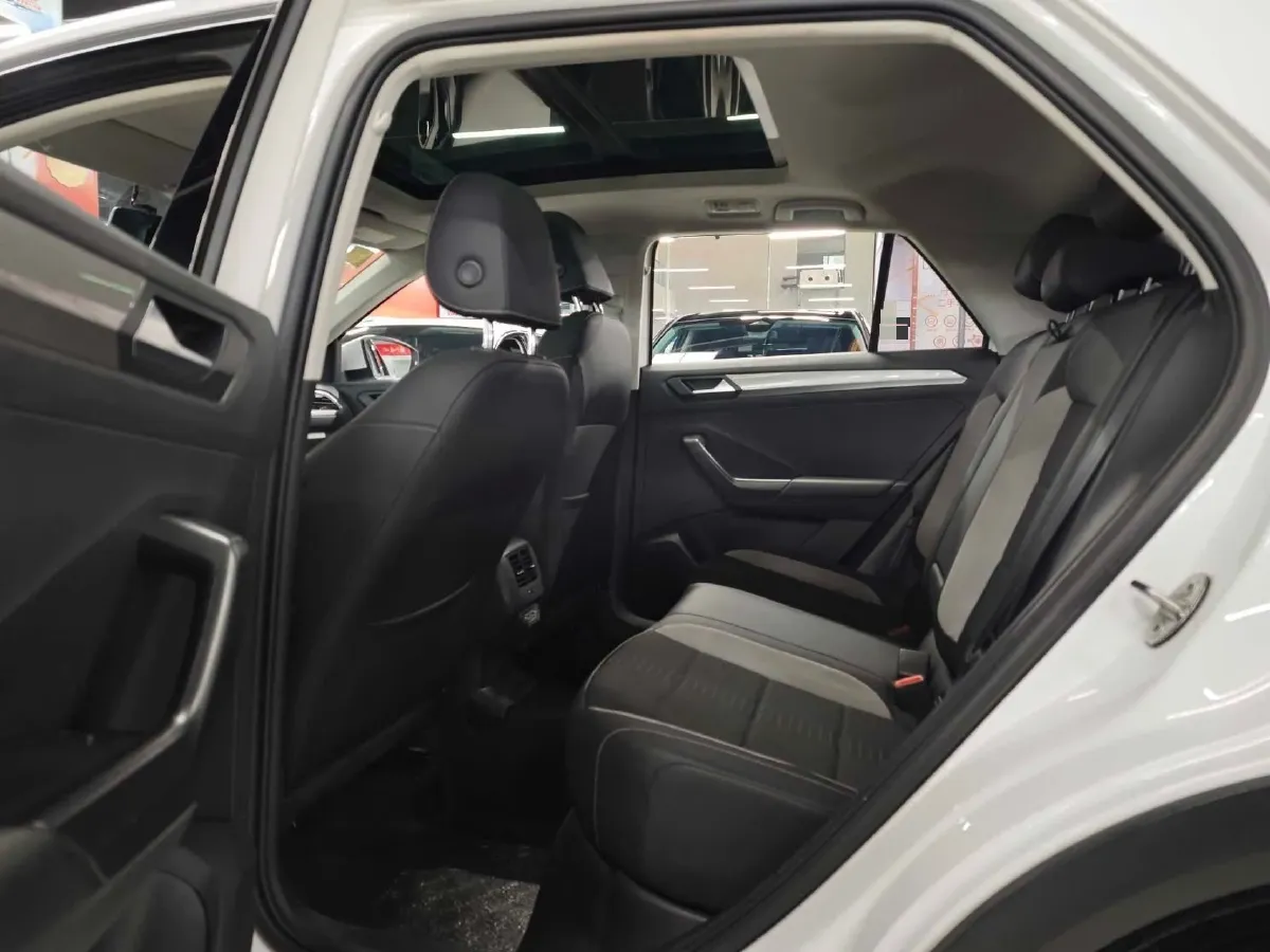2020 Volkswagen T-Roc 1.4T 131HP L4 7DCT,autocango,china used car exporter,china ev exporter,chinese used car exporter,chinese used ev exporter