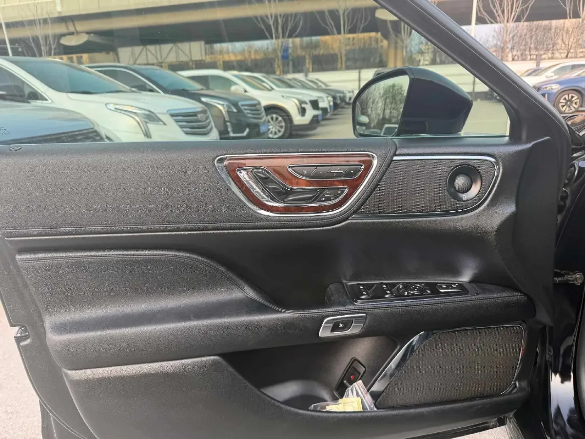 2019 Mercedes-Benz C Class 1.5T 184HP L4 9AT,autocango,china used car exporter,china ev exporter,chinese used car exporter,chinese used ev exporter