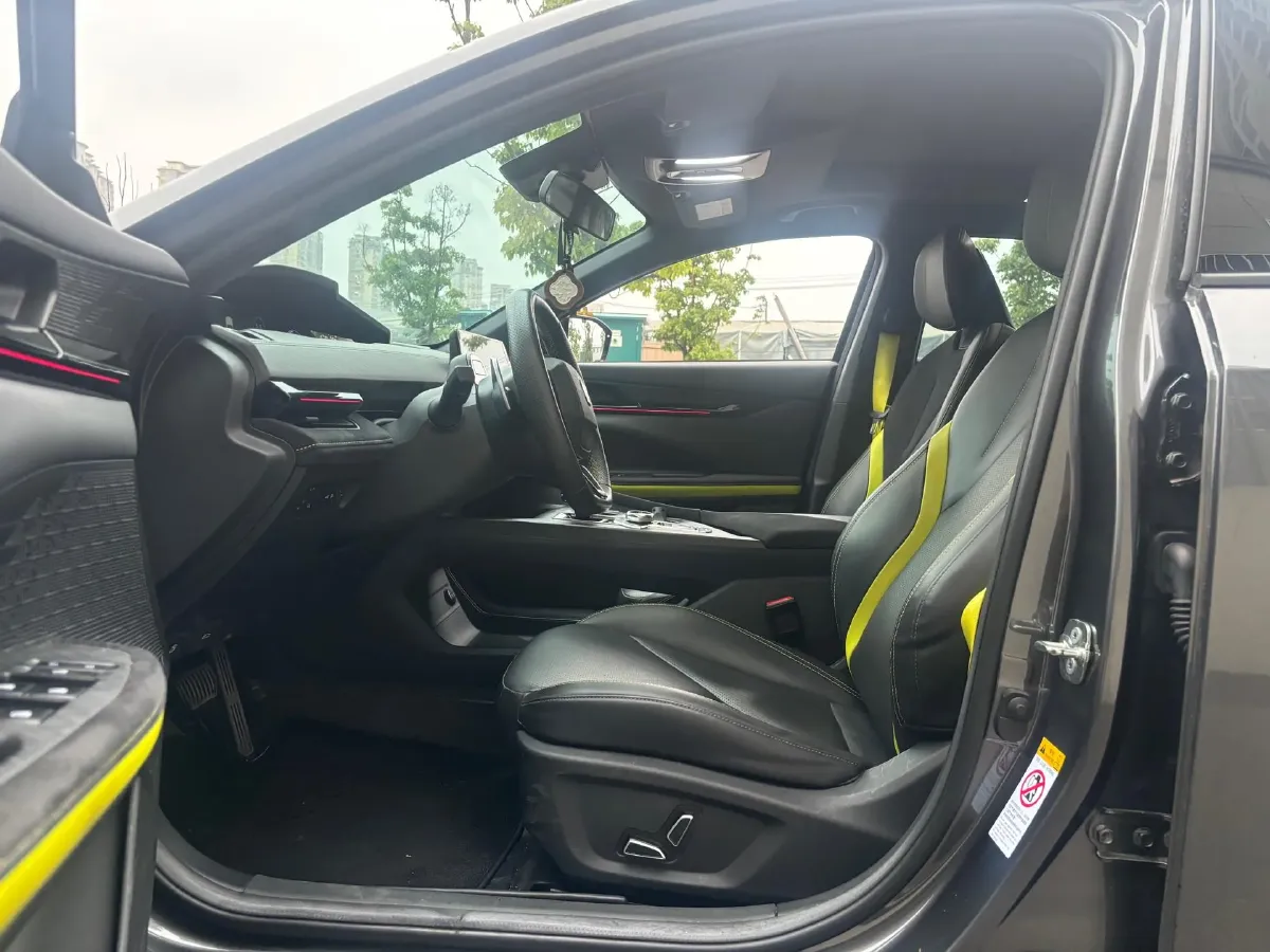 2023 ChangAn UNI-V 1.5T 188HP L4 7DCT,autocango,china used car exporter,china ev exporter,chinese used car exporter,chinese used ev exporter