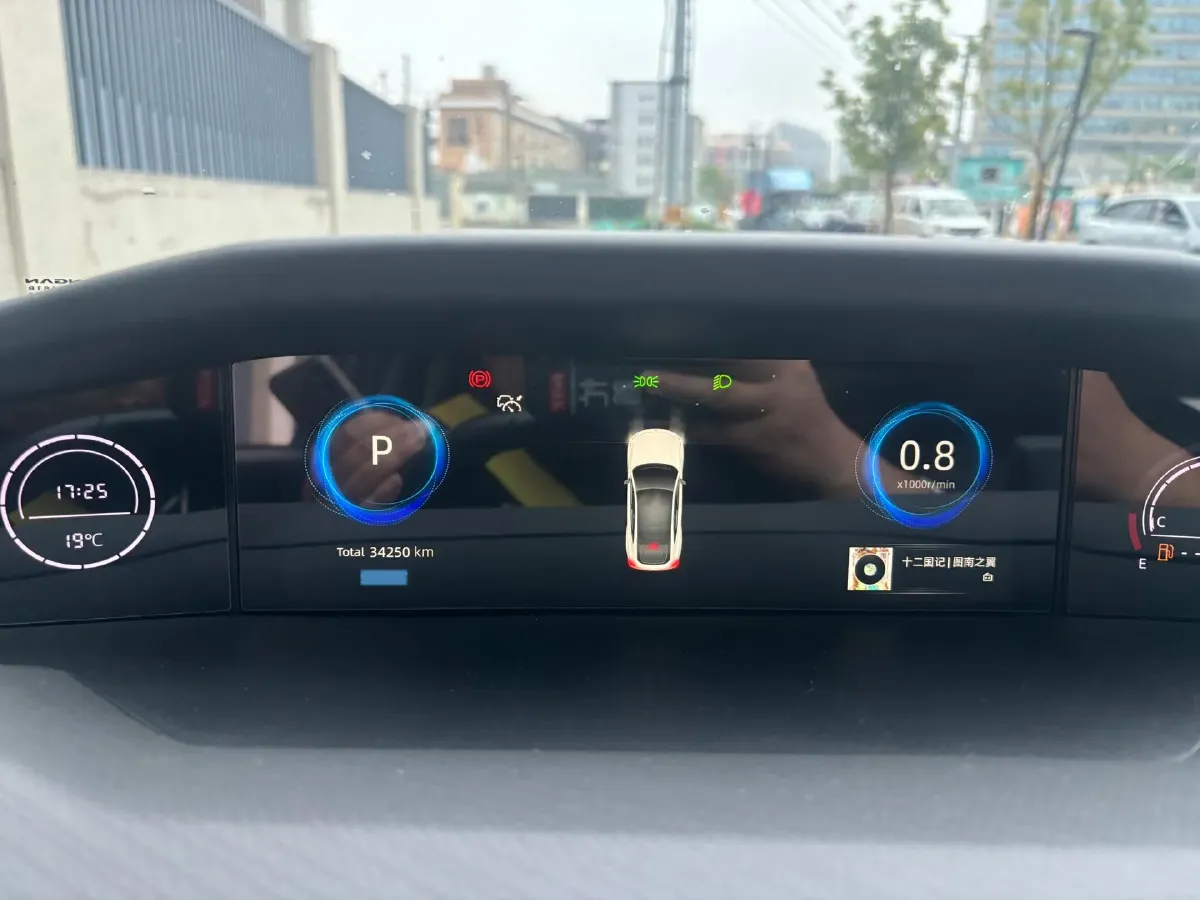 2023 ChangAn UNI-V 1.5T 188HP L4 7DCT,autocango,china used car exporter,china ev exporter,chinese used car exporter,chinese used ev exporter