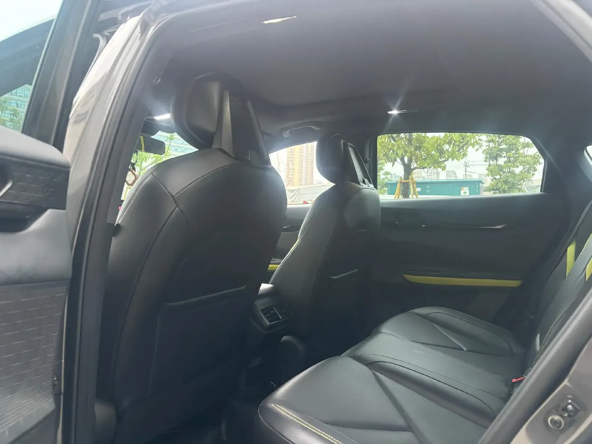 2023 ChangAn UNI-V 1.5T 188HP L4 7DCT,autocango,china used car exporter,china ev exporter,chinese used car exporter,chinese used ev exporter