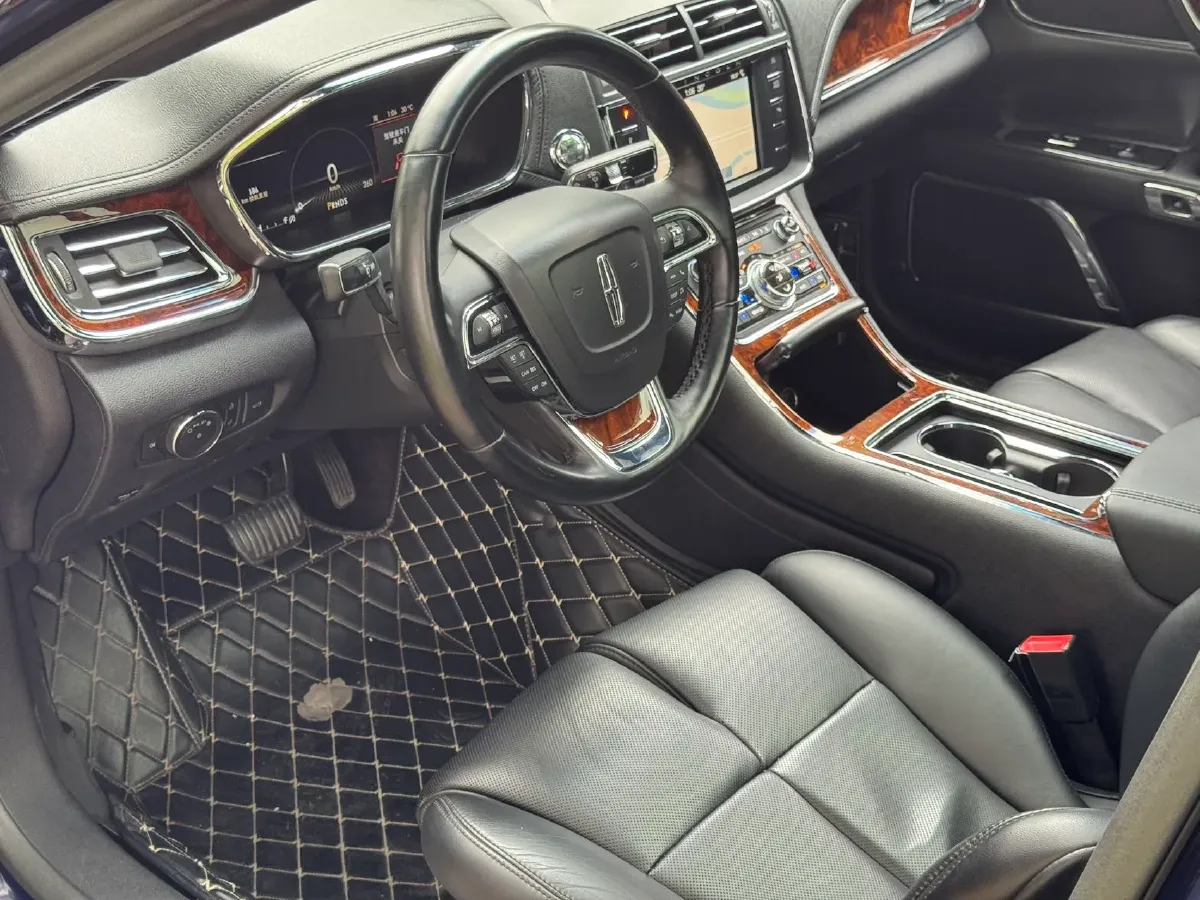 2017 Lincoln Continental 2.0T 261HP L4 6AT,autocango,china used car exporter,china ev exporter,chinese used car exporter,chinese used ev exporter