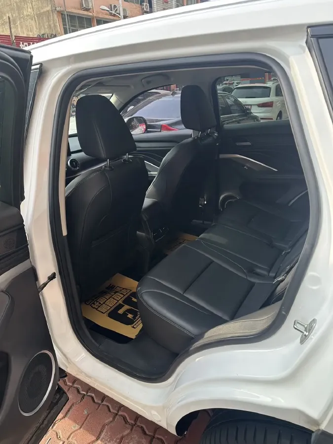 2021 WEY VV6 2.0T 227HP L4 7DCT,autocango,china used car exporter,china ev exporter,chinese used car exporter,chinese used ev exporter