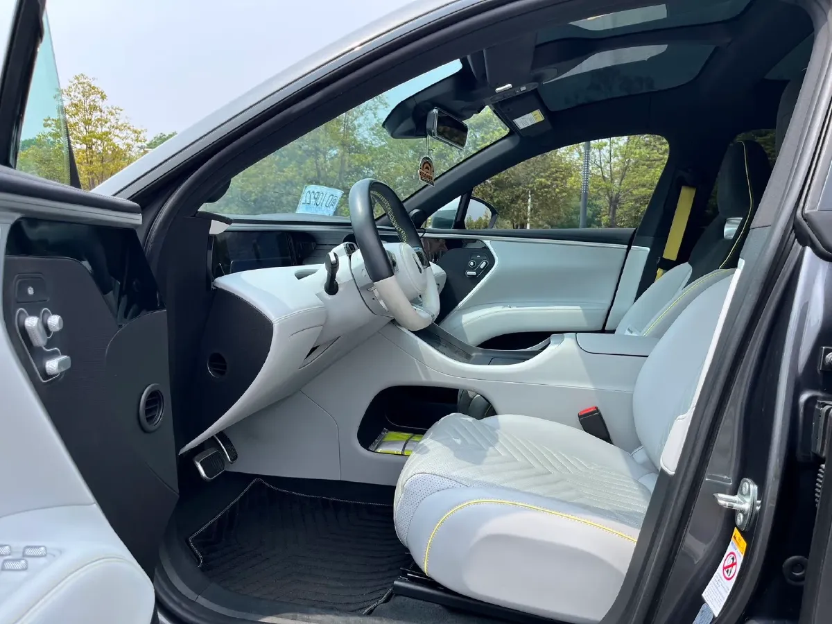 2022 Avatr 11 BEV 90.38KWH,autocango,china used car exporter,china ev exporter,chinese used car exporter,chinese used ev exporter