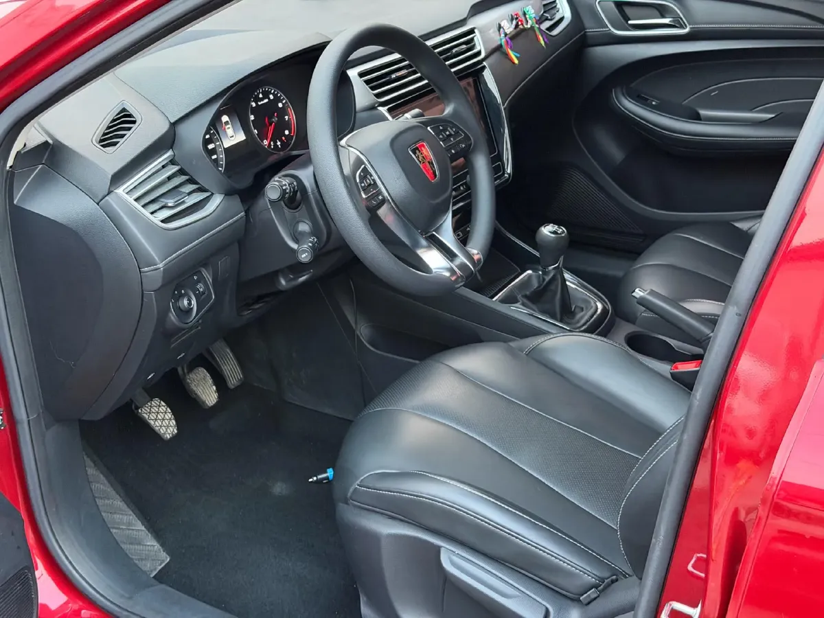 2019 Roewe i5 1.5L 120HP L4 5MT,autocango,china used car exporter,china ev exporter,chinese used car exporter,chinese used ev exporter