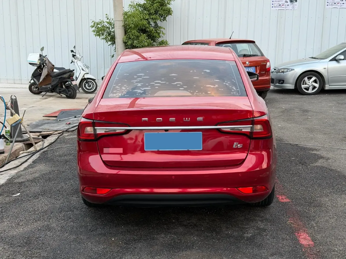 2019 Roewe i5 1.5L 120HP L4 5MT,autocango,china used car exporter,china ev exporter,chinese used car exporter,chinese used ev exporter
