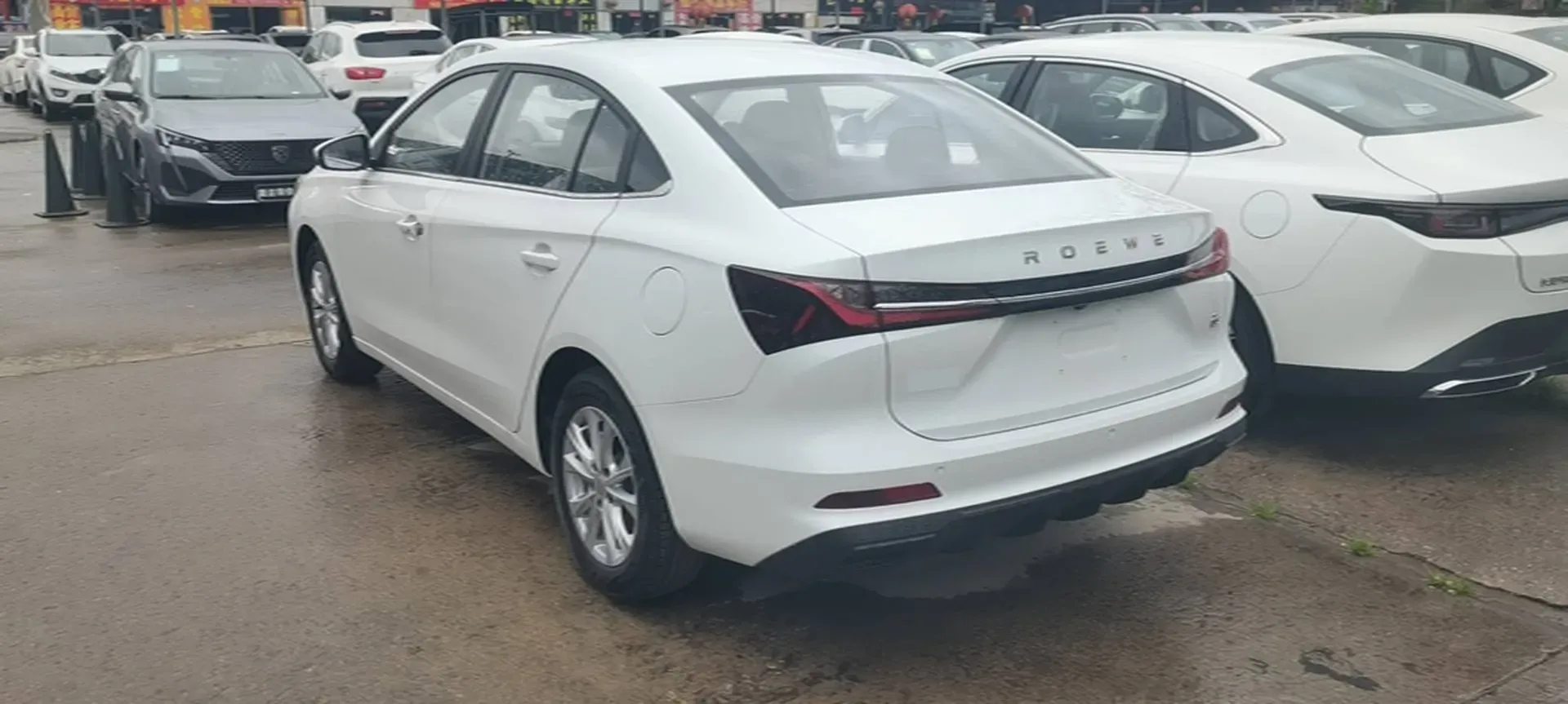 2026 Roewe i5 1.5L 129HP L4 CVT,autocango,china used car exporter,china ev exporter,chinese used car exporter,chinese used ev exporter