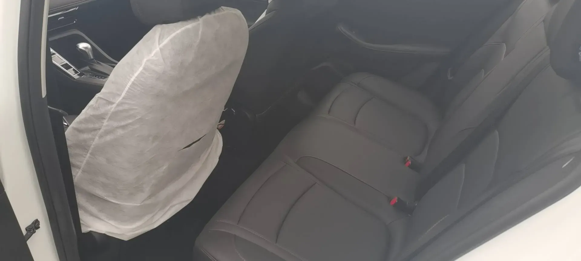 2026 Roewe i5 1.5L 129HP L4 CVT,autocango,china used car exporter,china ev exporter,chinese used car exporter,chinese used ev exporter