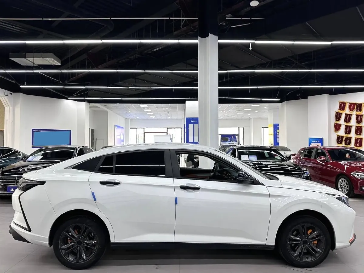 2023 DongFeng Aeolus YiXuan 1.5L 125HP L4 6DCT,autocango,china used car exporter,china ev exporter,chinese used car exporter,chinese used ev exporter