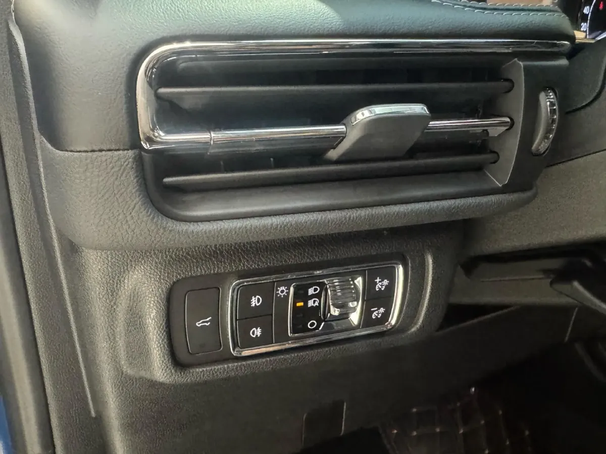 2020 Lincoln Corsair 2.0T 245HP L4 8AT,autocango,china used car exporter,china ev exporter,chinese used car exporter,chinese used ev exporter