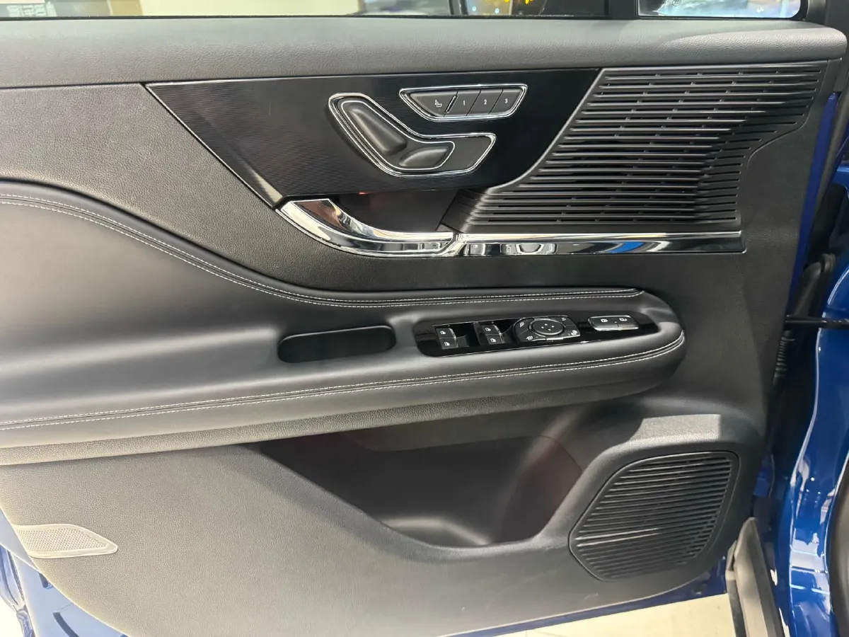 2020 Lincoln Corsair 2.0T 245HP L4 8AT,autocango,china used car exporter,china ev exporter,chinese used car exporter,chinese used ev exporter