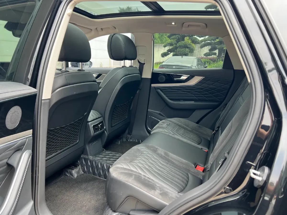 2022 HongQi HS5 2.0T 224HP L4 6AT,autocango,china used car exporter,china ev exporter,chinese used car exporter,chinese used ev exporter