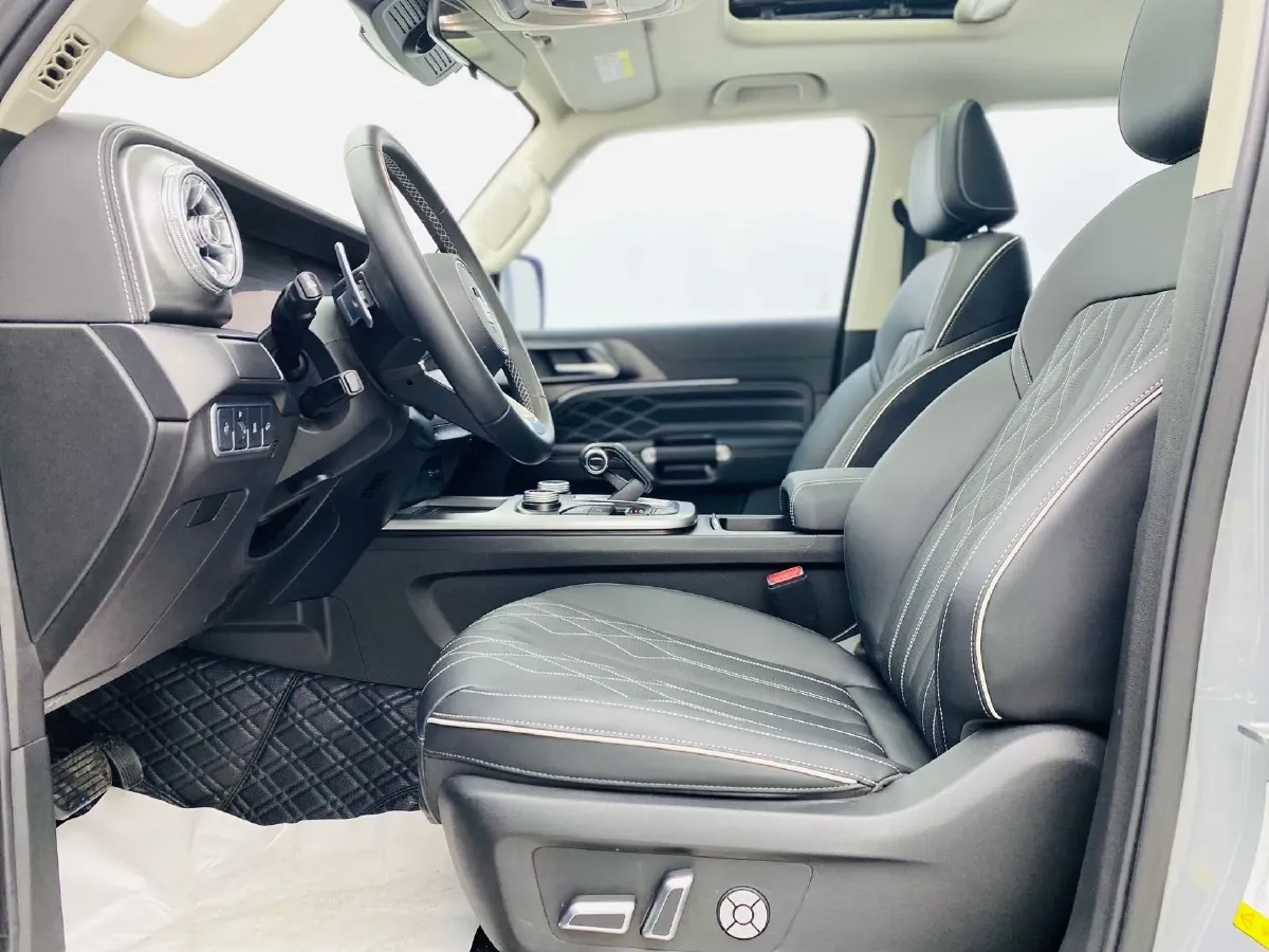 2023 Tank 300 2.0T 227HP L4 8AT,autocango,china used car exporter,china ev exporter,chinese used car exporter,chinese used ev exporter